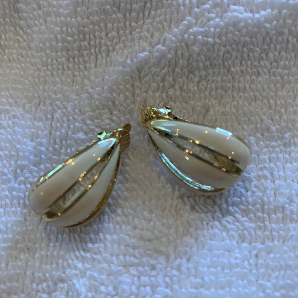 Vintage clip on earrings
